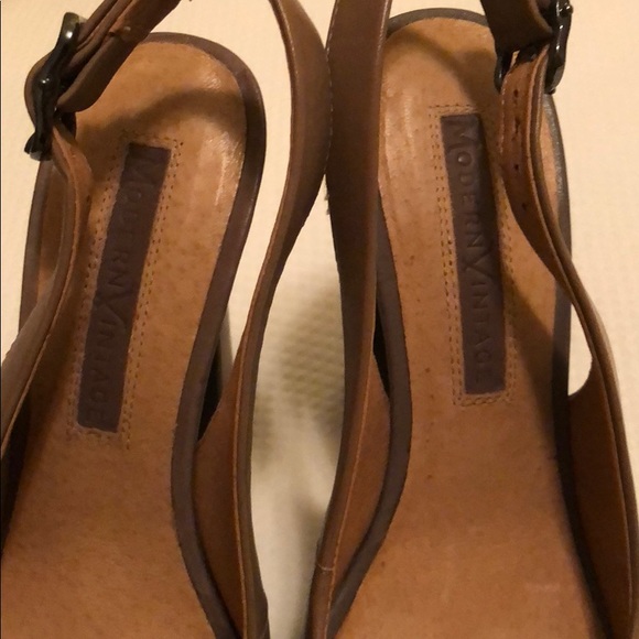 Modern Vintage Heels - Picture 4 of 6